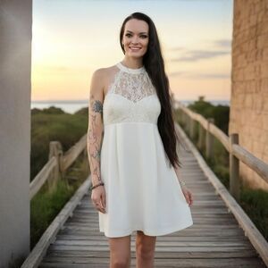 BCBGeneration ✦ Ivory Lace Halter Mini Dress ✦ Bridal Boho Cocktail Romance Sz 0